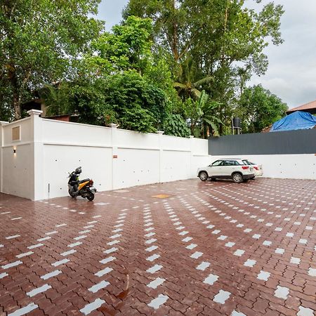 Cochin Airport Hotel Kochi エクステリア 写真