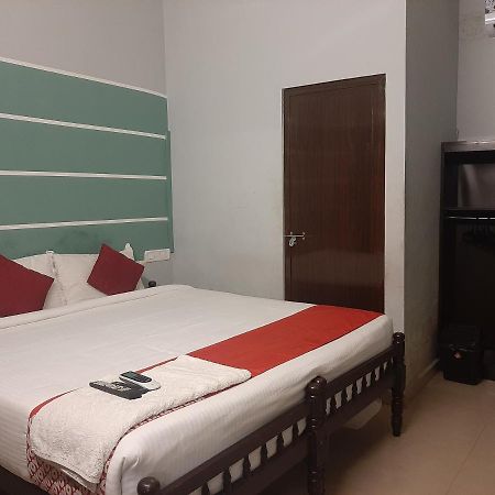 Cochin Airport Hotel Kochi エクステリア 写真