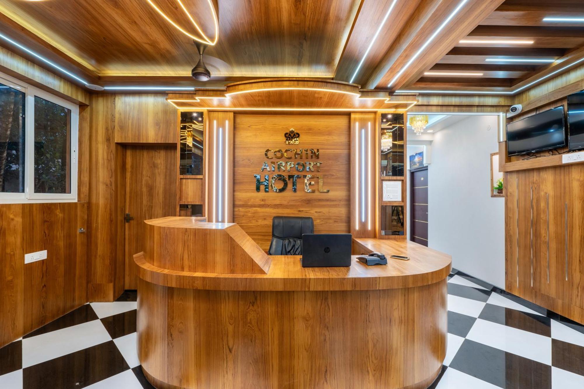 Cochin Airport Hotel Kochi エクステリア 写真