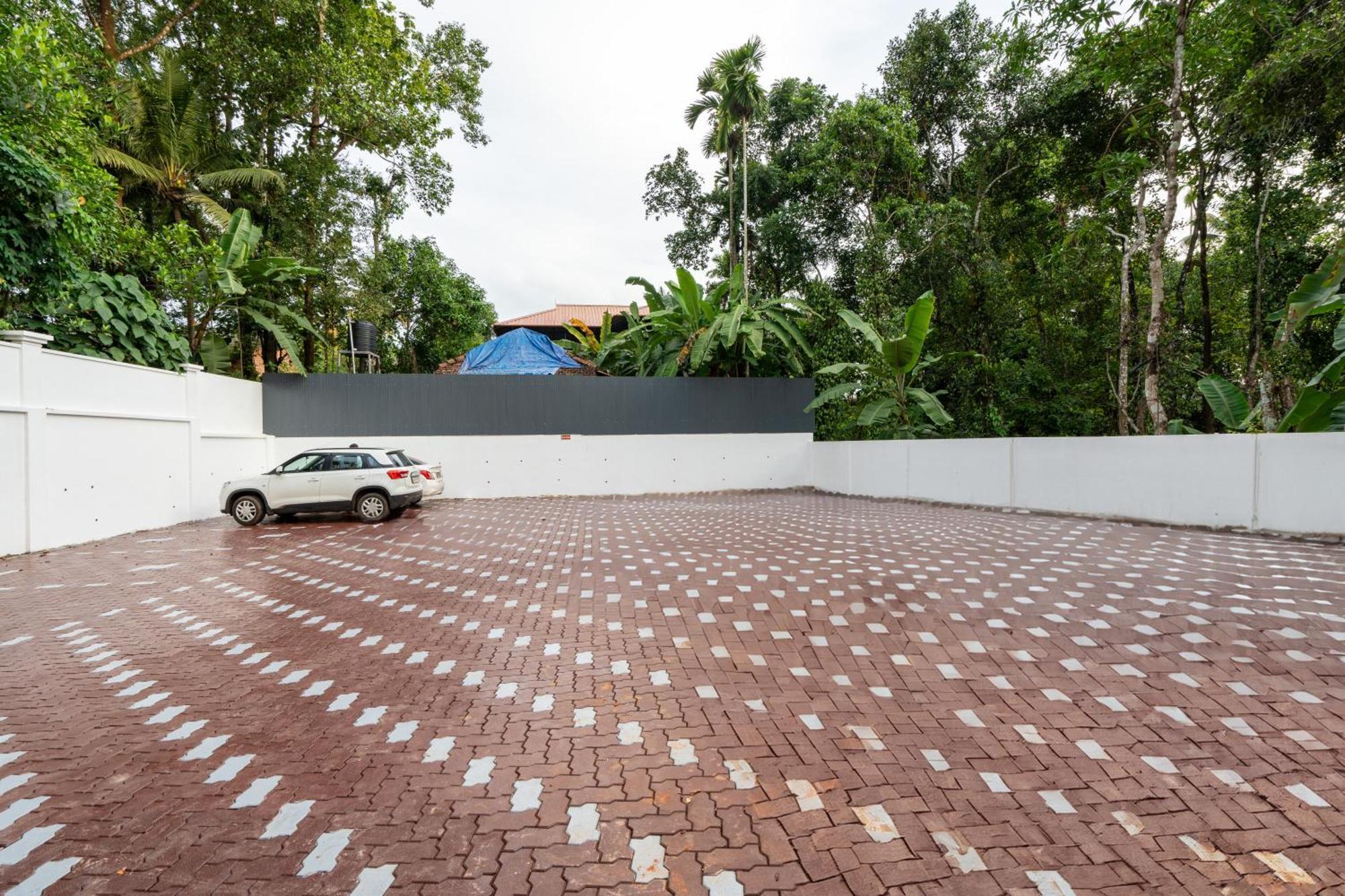 Cochin Airport Hotel Kochi エクステリア 写真