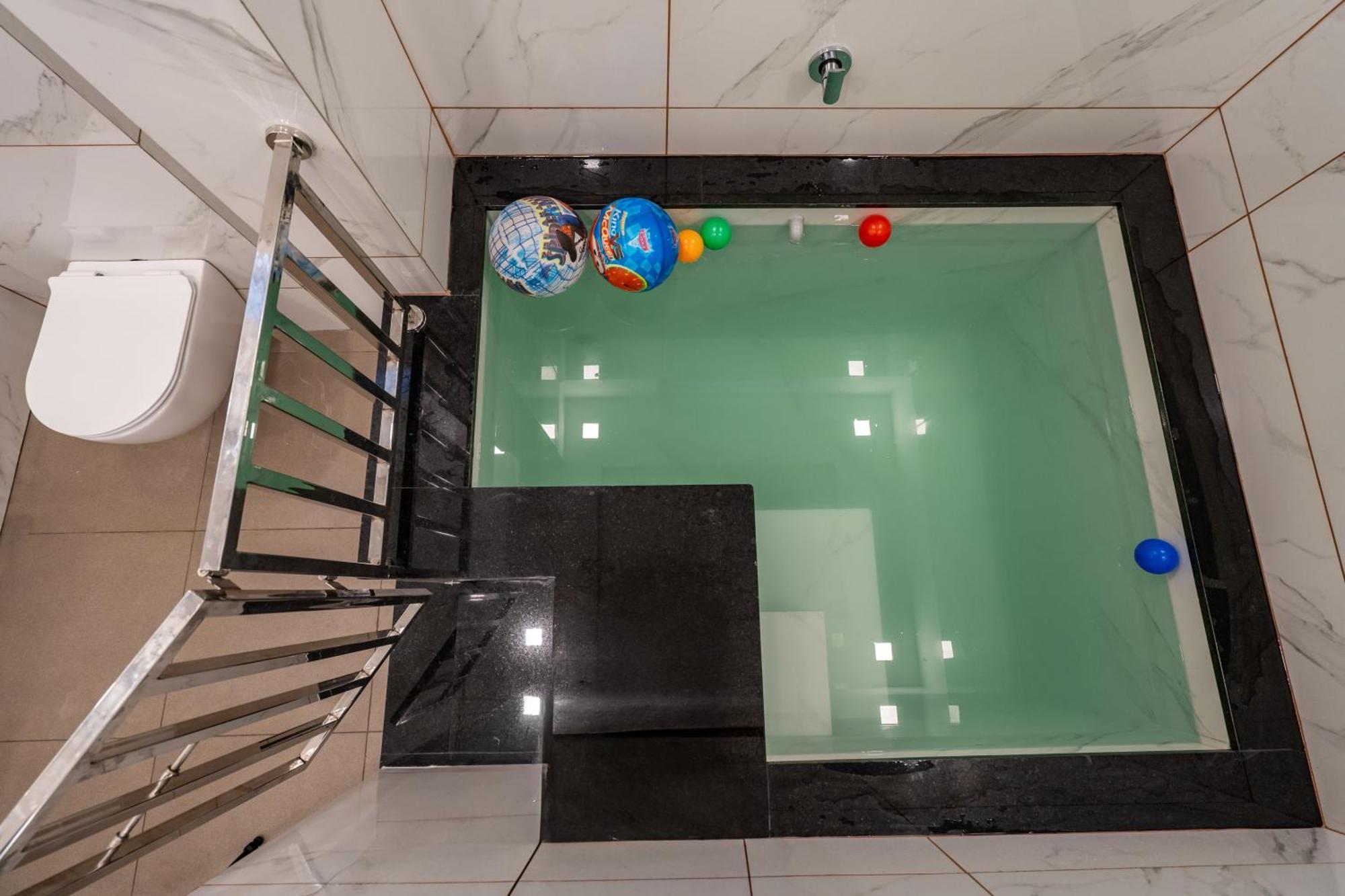 Cochin Airport Hotel Kochi エクステリア 写真