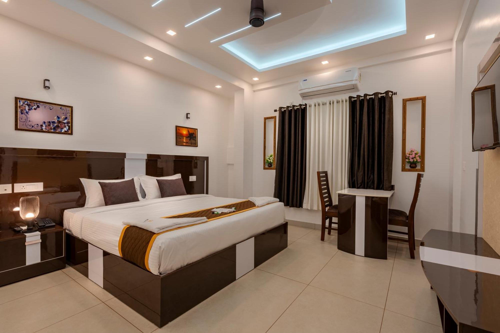 Cochin Airport Hotel Kochi エクステリア 写真