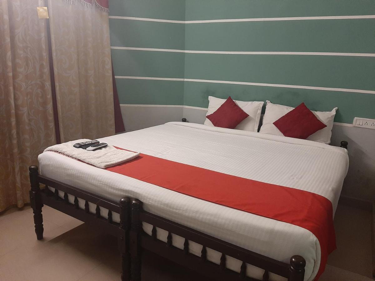 Cochin Airport Hotel Kochi エクステリア 写真