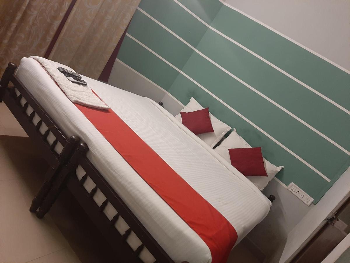Cochin Airport Hotel Kochi エクステリア 写真