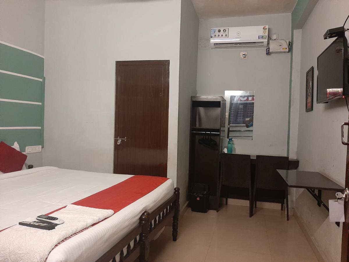 Cochin Airport Hotel Kochi エクステリア 写真