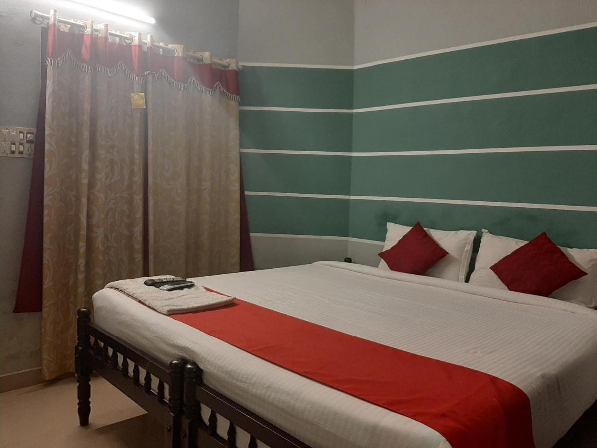 Cochin Airport Hotel Kochi エクステリア 写真